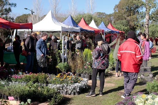 feria de productores, charlas y food trucks: llega la expo vivero de almirante brown