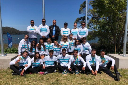 El equipo argentino de Canotaje con todas las medallas conseguidas en los Juegos Panamericanos 2023