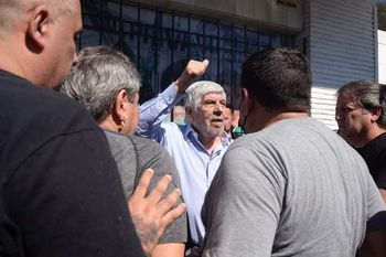 Camioneros endurece las protestas por la detención de sindicalistas y analiza medidas nacionales