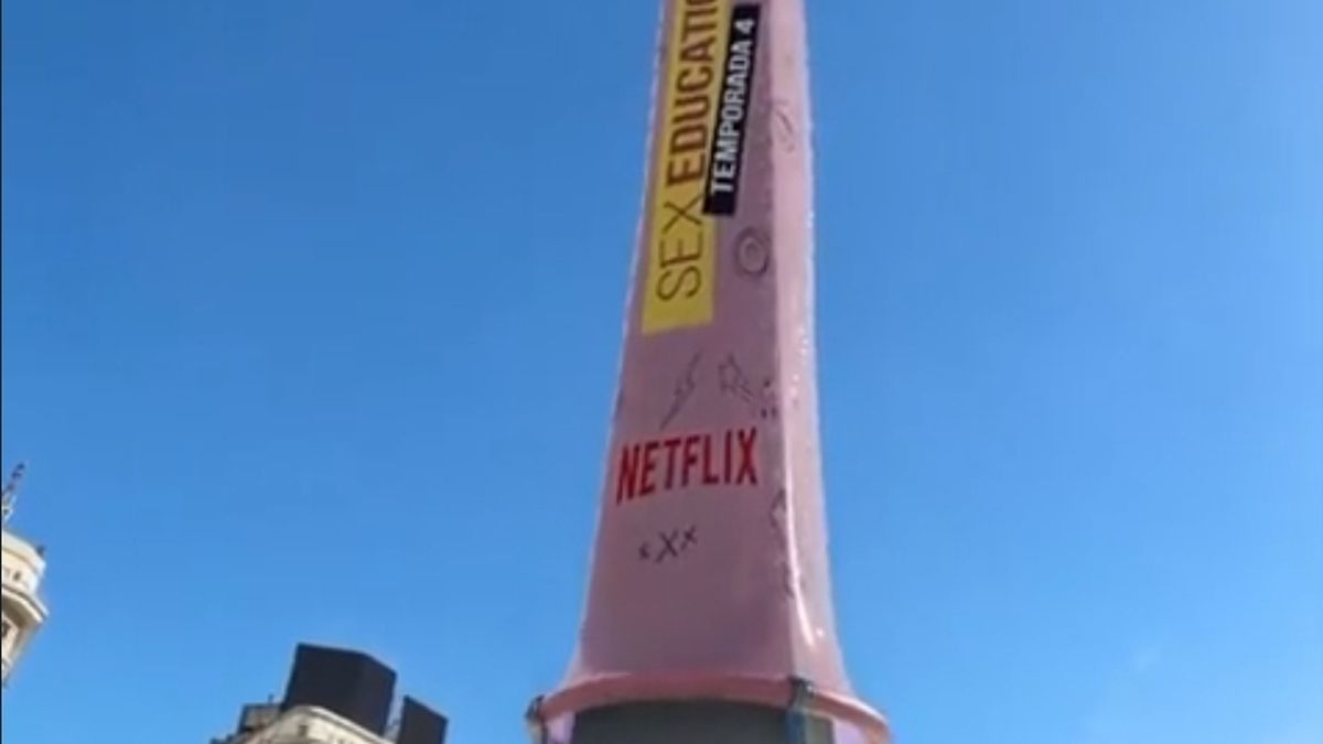 Preservativo En El Obelisco Para Promocionar Serie De Netflix Infocielo 8109