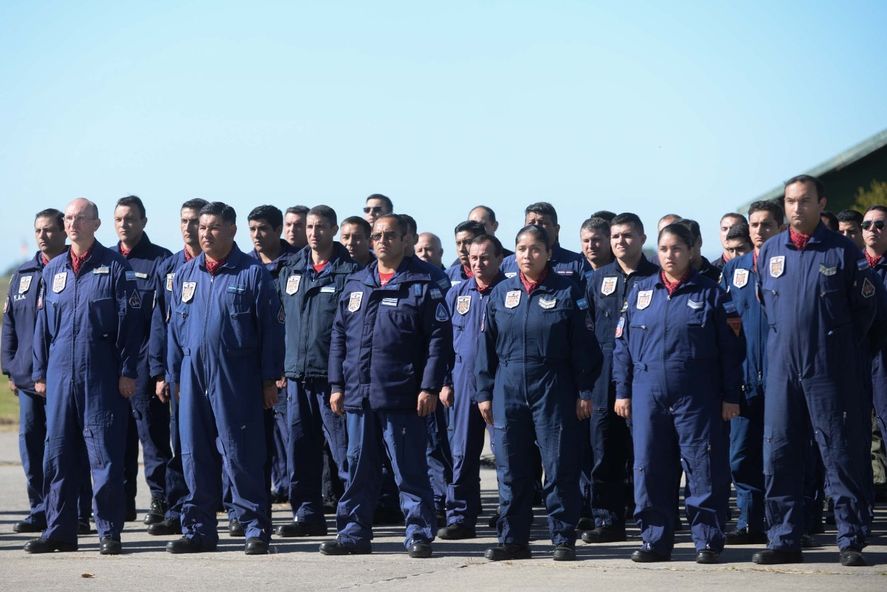 Pilotos, técnicos y mecánicos que habían pasado a cumplir funciones en Mendoza regresaron a Tandil 