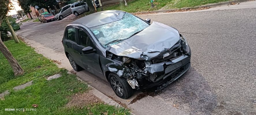 Murió un motociclista al colisionar con un auto Tolosa: ¿cómo fue?