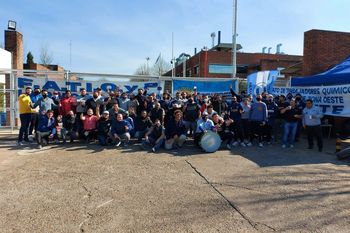 Trabajadores químicos de Garín cortarían la Panamericana por descuentos salariales