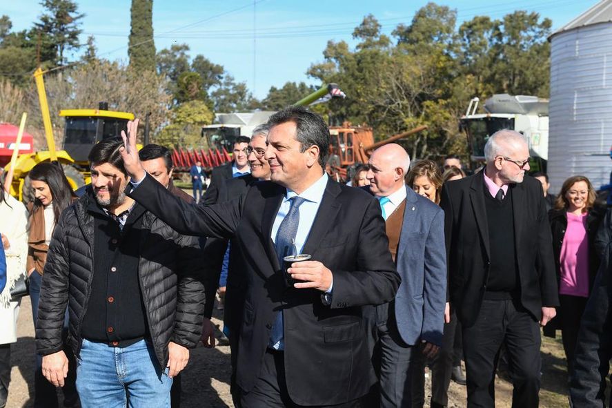 San Andrés de Giles: Sergio Massa inauguró la primera aceitera de soja verde del país