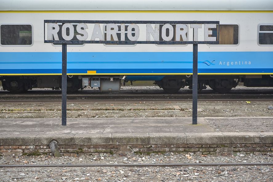 Trenes Argentinos informó que el tren entre Retiro y Rosario reducirá el tiempo de viaje en un 20%. Conocé los horarios y precios.