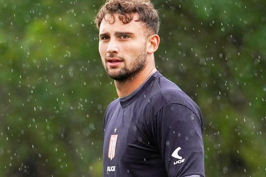 Sebastián Boselli, defensor de Estudiantes, en City Bell. (Foto: prensa EDLP)