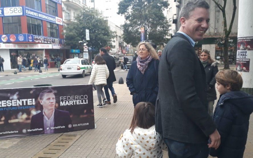 Interna FpT en La Plata: Martelli junto a vecinos, productores y comerciantes