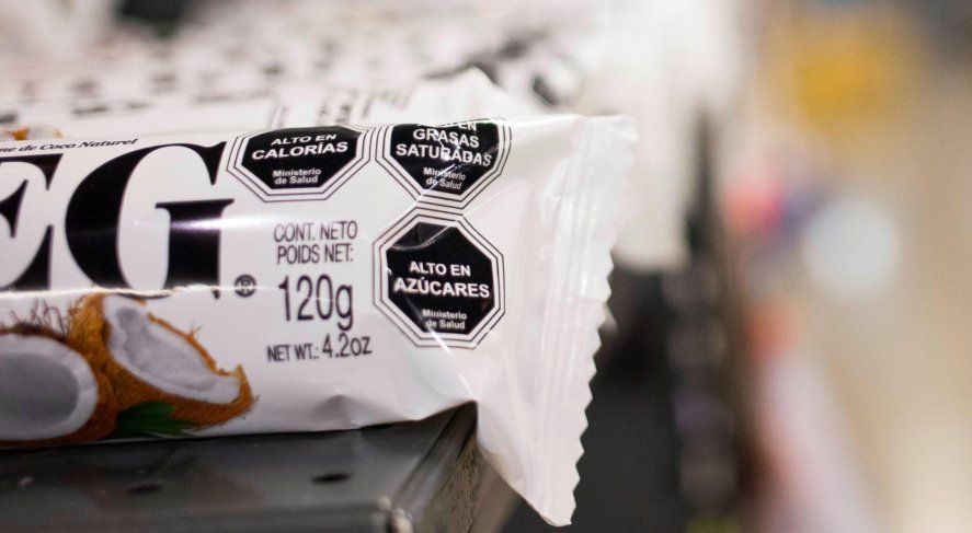 El etiquetado nutricional en el frente de los envases ayudaría a los consumidores a elegir alimentos más saludables.