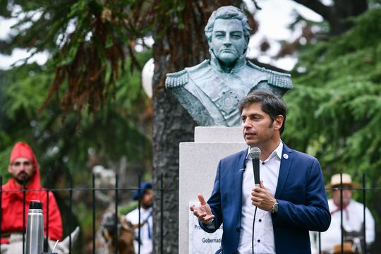  Axel Kicillof, encabezó en La Plata un acto en homenaje a Juan Manuel de Rosas