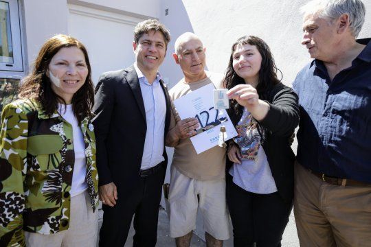 axel kicillof suma reclamos contra javier milei paralizaron 16 mil viviendas y no nos ceden las obras