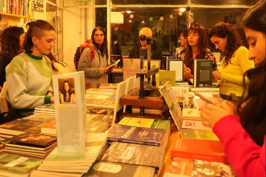 vuelve la noche de las librerias platenses: conoce, una por una, todas las librerias que participan