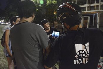 Cine y bicicleta en La Plata: una propuesta imperdible para (re)descubrir la ciudad