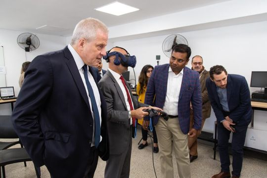 Se inauguró un Centro Indoargentino en tecnología en la UNAHUR
