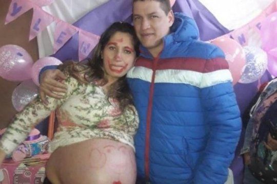 grave: denuncio que estaba embarazada de gemelas pero en el hospital le entregaron una sola bebe