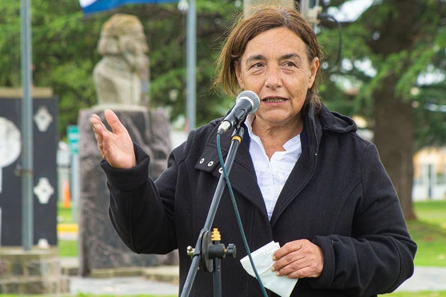 La concejal azuleña Inés Laurini cuestionó el manejo de las finanzas municipales (Foto Facebook Inés Laurini) 