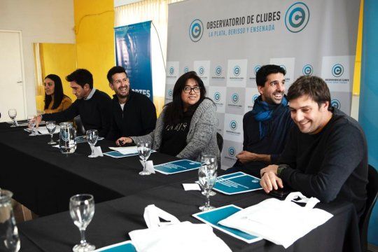 Marcelo Galland y Marcela Fernández, autoridades del Observatorio de Clubes en el lanzamiento del Programa de Fortalecimiento de Clubes de Barrio