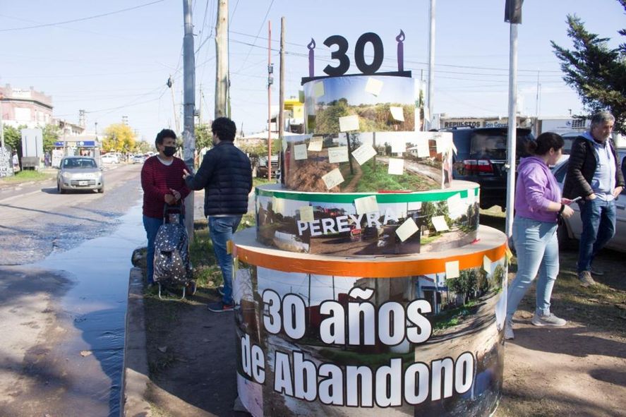 Cumpleaños infeliz: la original protesta opositora contra Julio Pereyra y Andrés Watson