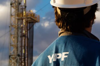 YPF obtuvo un préstamo de u$s 300 millones de la CAF