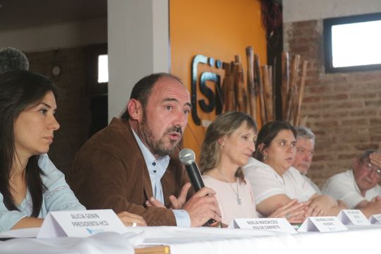 El intendente de General Paz, Juan Manuel Álvarez, se mostró preocupado por el aumento en la demanda del sistema de salud municipal.
