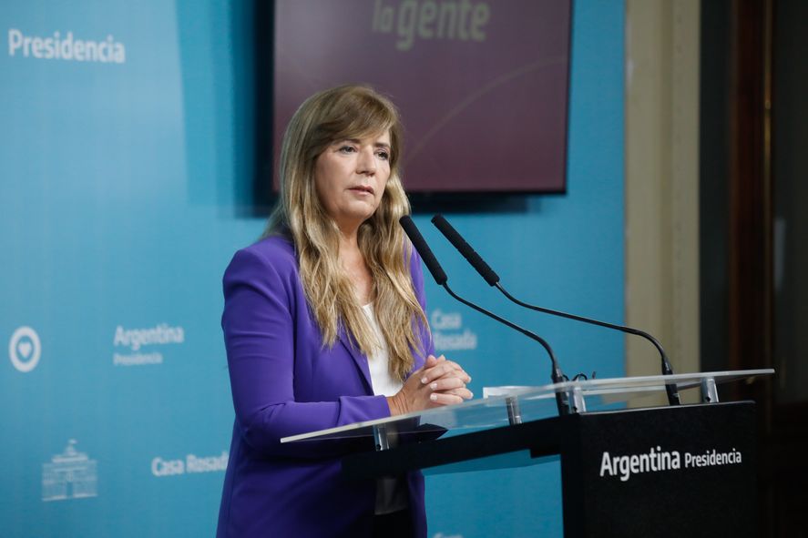La vocera presidencial, Gabriela Cerruti, no descart&oacute; avanzar con la expropiaci&oacute;n de Edesur.