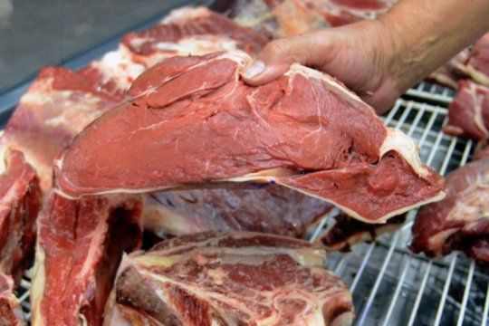 segun un estudio, el 62% de las familias bajo el consumo de carne