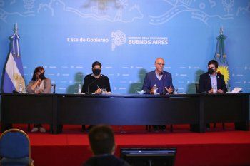 De izquierda a derecha: Teresa García, Carlos Bianco, Daniel Gollán y Nicolás Kreplak, participaron del anuncio de la nueva herramienta desarrollada por la Provincia.
