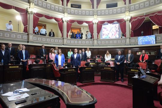 legislatura en movimiento: sesiona el senado y diputados recibe a la mesa de enlace