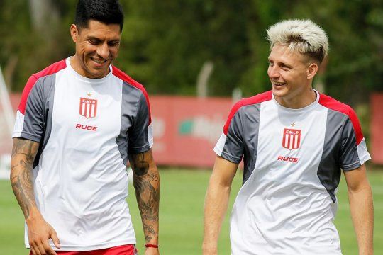 Enzo Pérez y Santiago Ascacíbar en Estudiantes. (Foto: prensa EDLP)