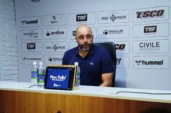 Marcelo Méndez en conferencia prensa, tras la derrota de Gimnasia ante Platense