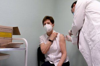 Oficial: la vacunación contra el coronavirus comenzará el martes 29 en todo el país