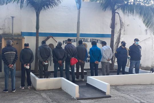 La Policía Federal allanó 14 domicilios en una causa de la justicia de Avellaneda
