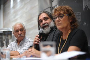 Los docentes fueron a la Justicia a reclamar el FONID que recortó Javier Milei