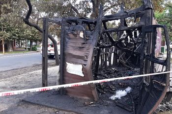 Así quedó el EcoPunto incendiado en Quilmes