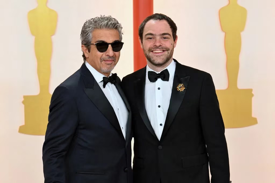 Ricardo Darín y Peter Lanzani en los premios Oscar 2023. Imagen: Angela Weiss.