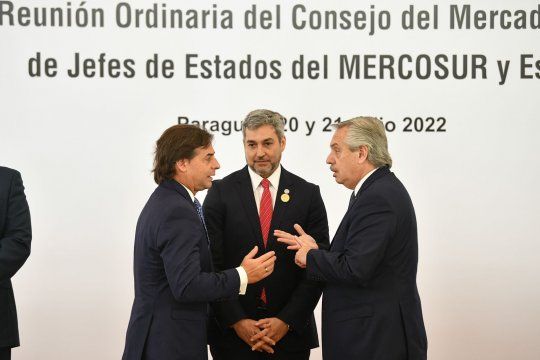 Los presidentes de Uruguay, Paraguay y Argentina en la LX Cumbre de Jefes de Estado del Mercosur. 21/07/2022.
