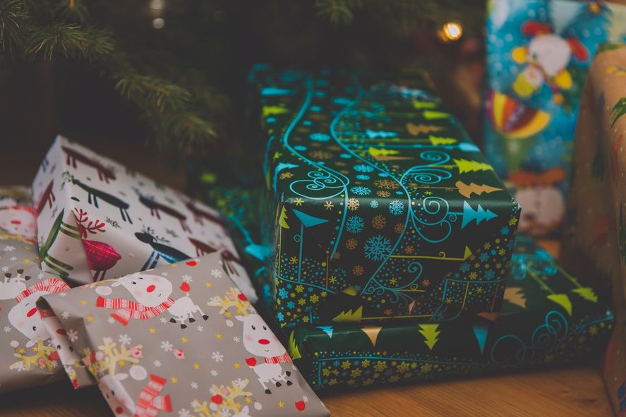 A dos días que se celebre la llegada de los Reyes Magos, la Defensoría del Pueblo lanzó una serie de recomendaciones a la hora de comprar los regalos.
