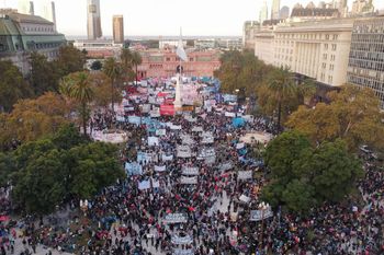La marcha federal piquetera copó la Plaza de Mayo