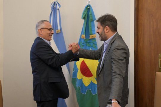 la provincia sigue con su agenda internacional: reunion con el embajador de cuba