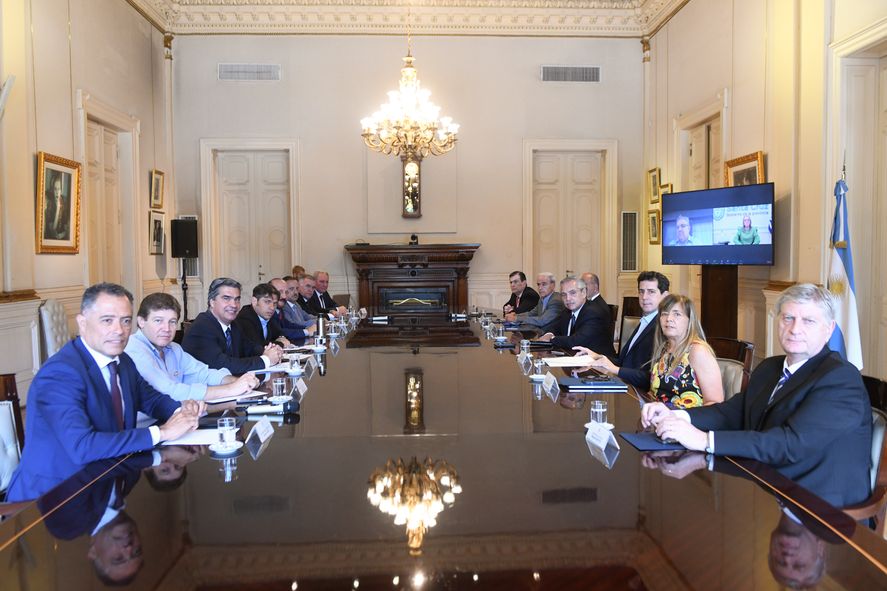 El presidente Alberto Fernández mantuvo una reunión con los gobernadores en Casa Rosada donde confirmaron el avance contra la Corte Suprema.