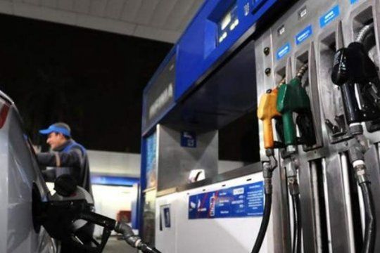 macri anuncio congelamiento del combustible sin antes haber acordado con las petroleras