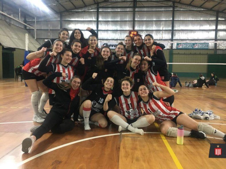 Antes del debut de Banco Provincia, Estudiantes tuvo un estreno triunfal en la Copa Metropolitana de Vóley