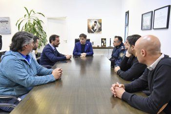 Axel Kicillof y el intendente de Escobar se reunieron con autoridades policiales para investigar la situación de los ataques a comercios.