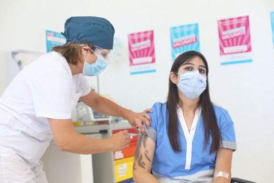 Más de 15 millones de vecinos de la provincia de Buenos Aires se aplicaron al menos una dosis de la vacuna contra el coronavirus. Juliana Torquati había sido la primera.