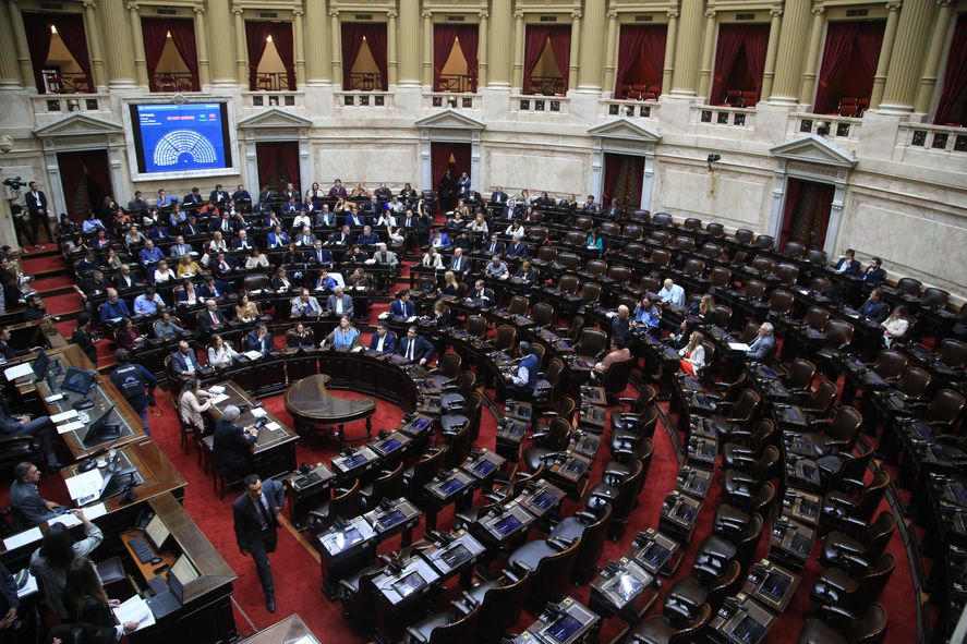 En Medio De Un Clima Caldeado, El Congreso Trata La Nueva Ley ómnibus Y ...