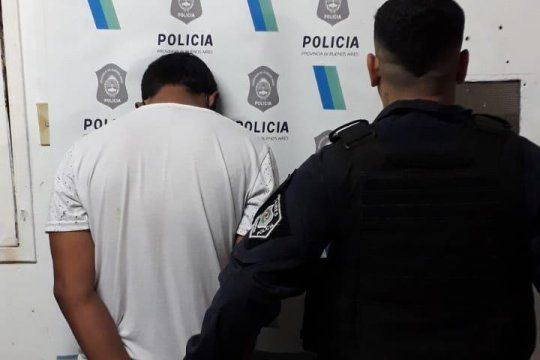 El joven de 22 años detenido en La Plata por pegarle en el rostro a su pareja