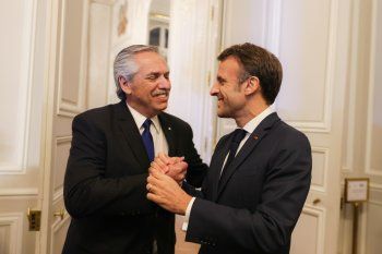 Alberto Fernández arribó a Francia y mantuvo una reunión bilateral con Emmanuel Macron.
