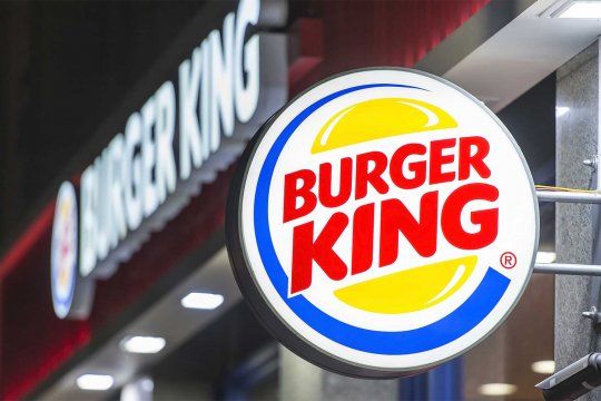 La licenciataria Alsea busca vender las operaciones de Burger King y Starbucks en Argentina.