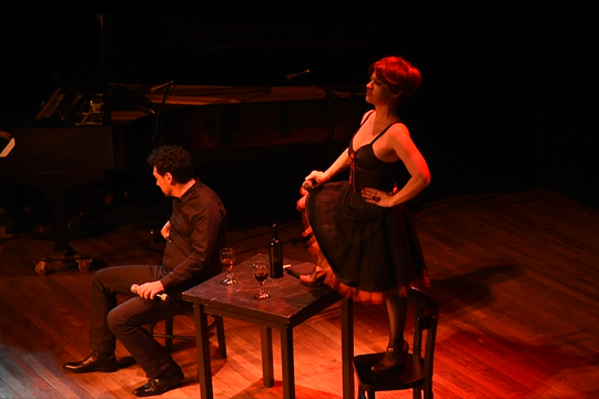 Herida Absurda, una historia cantada y contada a través del Tango. Foto de la función en la sala Piazzola de La Plata 