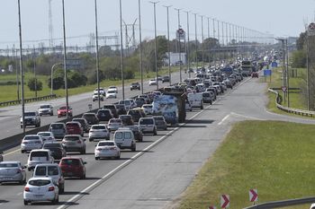 Autopista Buenos Aires - La Plata: corte total por una manifestación