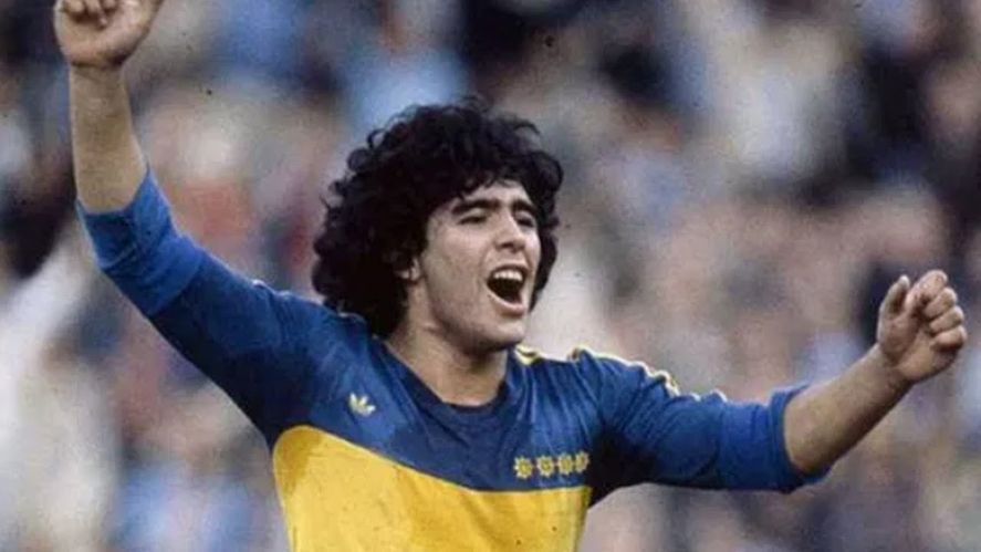 sale la nueva camiseta de recuerda Maradona? | CieloSport
